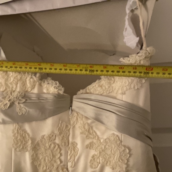 Wedding dress Les Noces Couture in Italian natural silk and lace guipure details - Picture 12 of 16